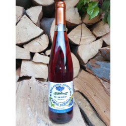 Aróniové víno se skořicí